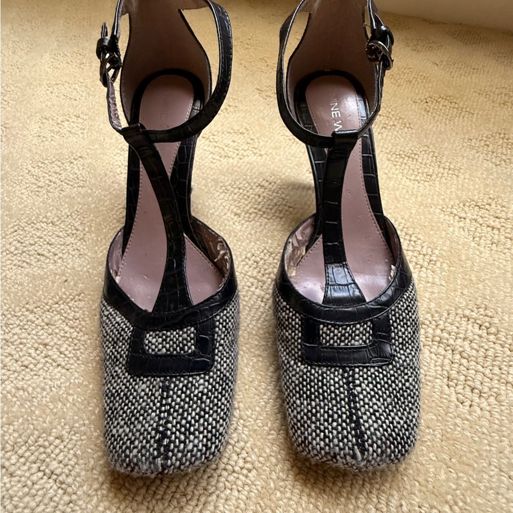 Nine West Black and White Tweed Heels. Class & Style!